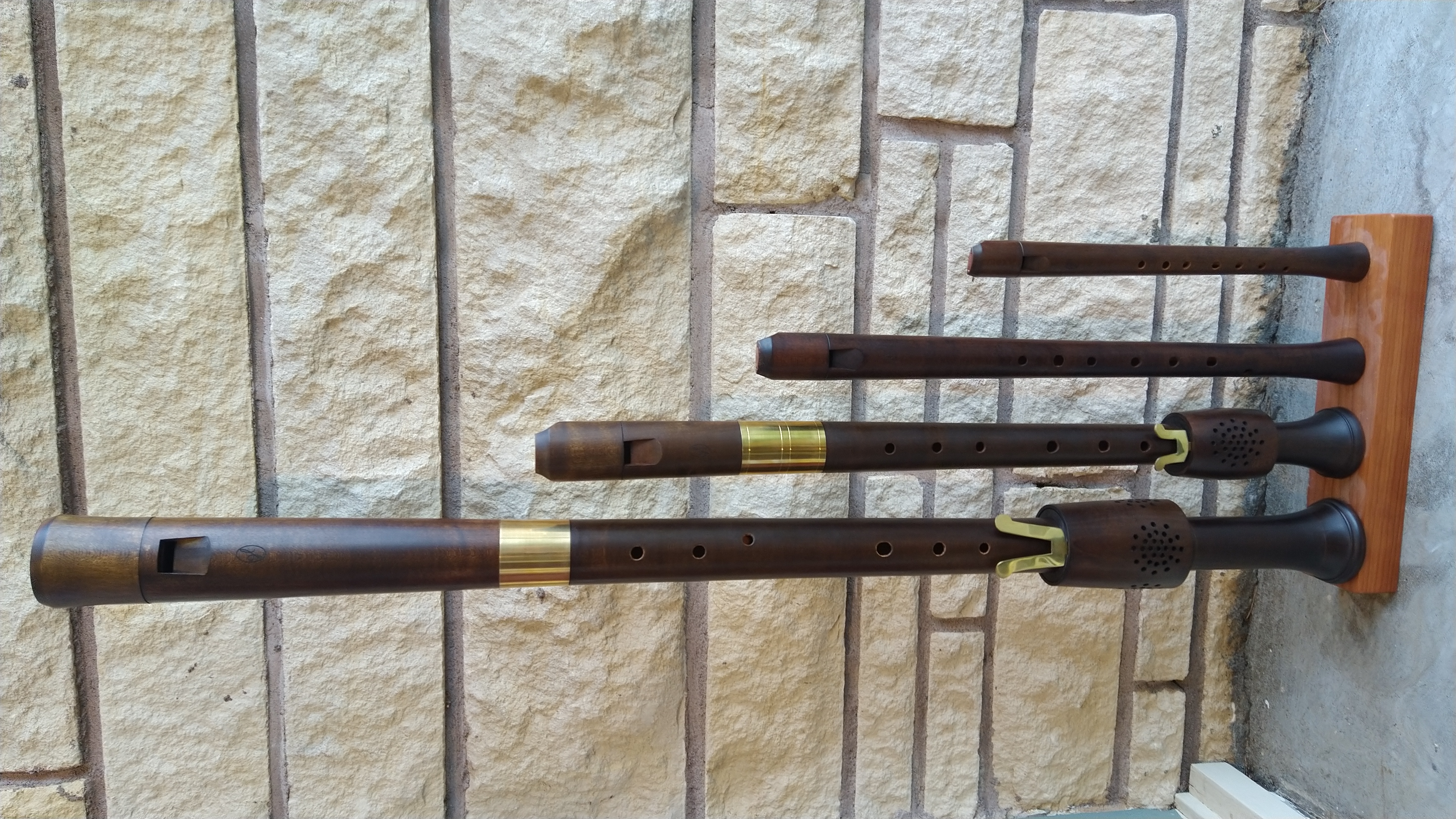 Renaissance consort, stained maple